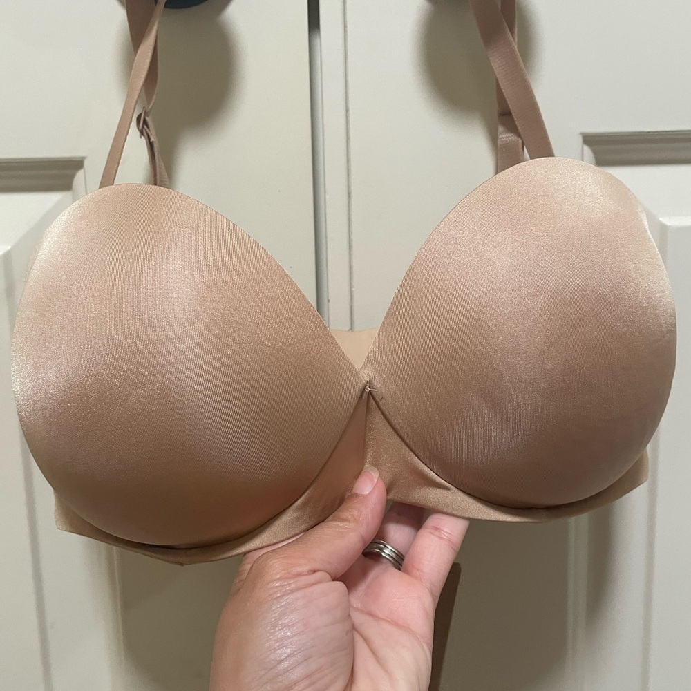 32DD SKIMS Ultimate strapless push up bra
